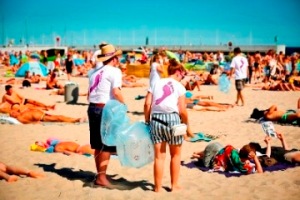 Inauguracja Barefoot Projekt Czysta Plaża w Warszawie