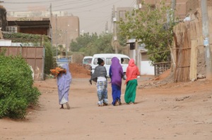 Czas na dziewczyny: młode migrantki w Sudanie