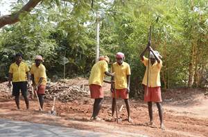 Czerwone Drogi Auroville. Wolontariat w Indiach i świat tamilskich wiosek - spotkanie podróżnicze