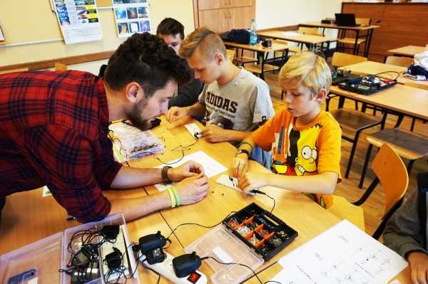 Kurs podstaw elektroniki dla młodzieży