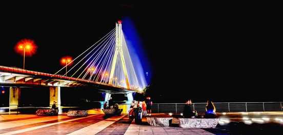 Iluminacja Dzielnicy Wisła na bulwarach - most Świętokrzyski