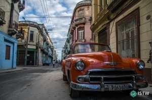 Surrealistyczne przygody w komunistycznej Kubie