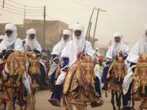 Co przysłowia i bajki Hausańczyków mówią o nich samych?