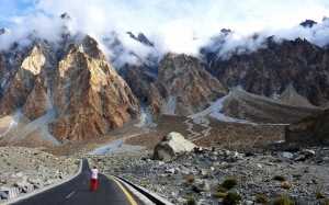 Podróż Karakorum Highway i Poza Trasą - wystawa Łukasza Odzimka