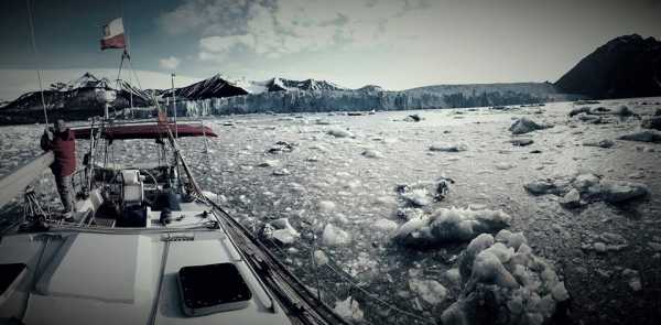 Z Tromsø na Spitsbergen przez polskie stacje polarne na 80 N
