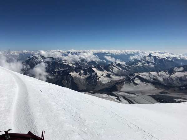 Elbrus i Kazbek: dwa kaukaskie pięciotysięczniki