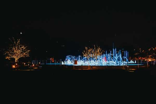 Zimowa iluminacja Multimedialnego Parku Fontann
