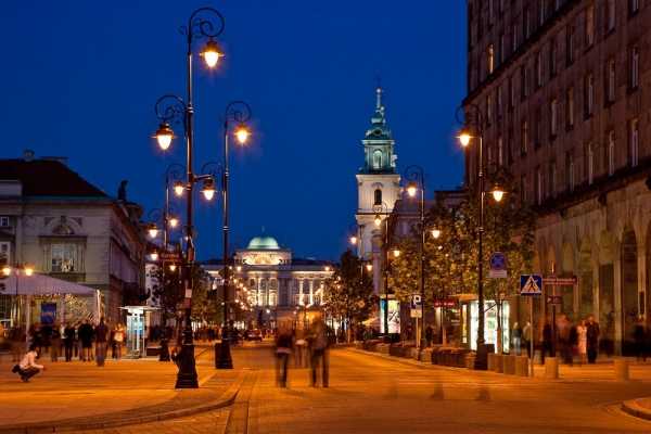 Krakowskie Przedmieście wieczorową porą