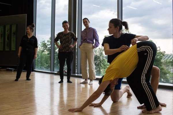 Otwarta Forma Ruchowa - zajęcia z improwizacji ruchowej z elementami technik tańca współczesnego