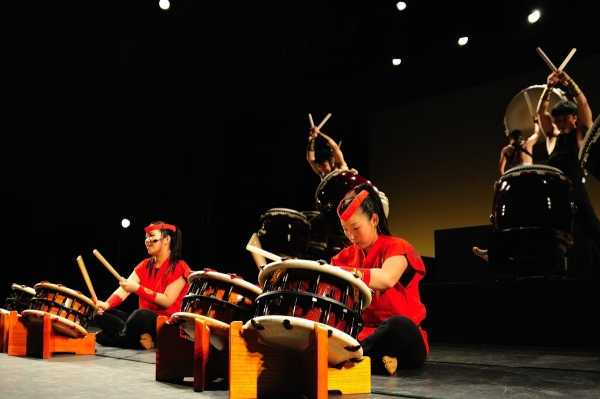 Koncert japońskich bębnów taiko – grupa Daigen-gumi