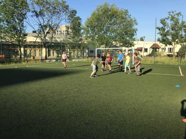 Wakacyjne zajęcia ultimate frisbee dla dzieci i młodzieży