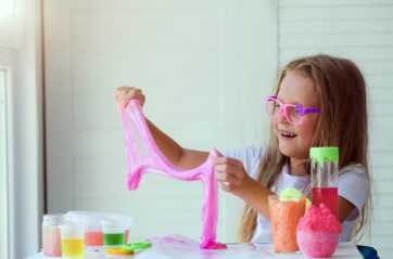 Zróbmy razem slime – warsztaty kreatywne dla dzieci w wieku 5-10 lat