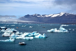 Jak zobaczyć zorzę polarną i znaleźć gorące źródła na Islandii?