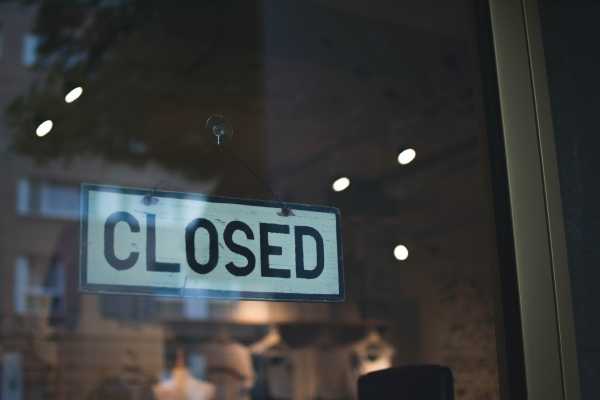 Zamknięte restauracje, kawiarnie, puby, ograniczone spotkania