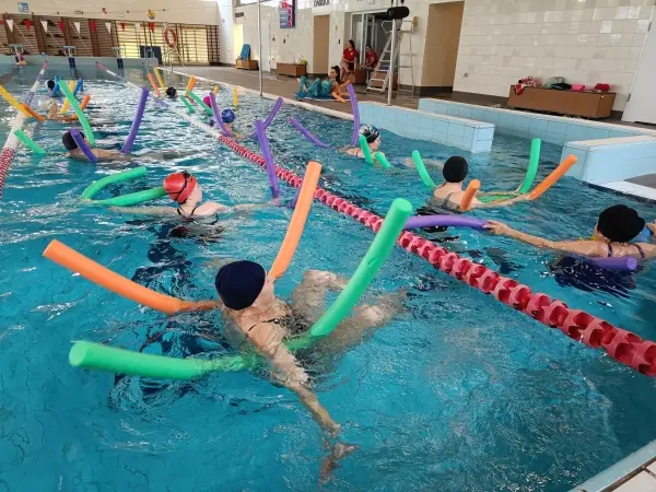 Bezpłatne pływalnie i siłownie dla seniorów na Woli