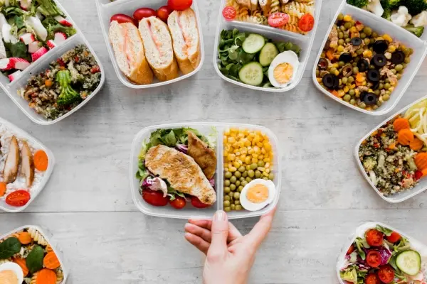Catering dietetyczny: Jak dostosować posiłki do swoich potrzeb żywieniowych? Catering dietetyczny: Jak dostosować posiłki do swoich potrzeb żywieniowych?