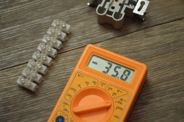 Licznik energii elektrycznej – kluczowe urządzenie w zarządzaniu zużyciem energii Licznik energii elektrycznej – kluczowe urządzenie w zarządzaniu zużyciem energii