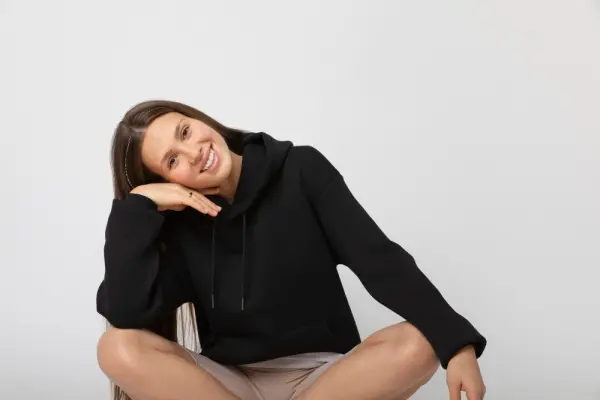 Bluzy z nadrukiem dla firm, szkół i drużyn – sposób na spójny wizerunek