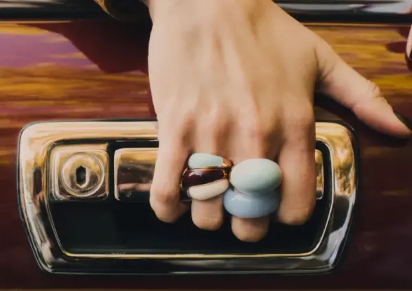 Sklep z biżuterią online – sztuka tworzenia miejsca, w którym klient kupuje styl, a nie tylko produkt