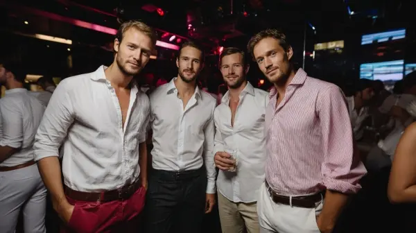 Styl czy przypadek? Wieczór kawalerski w klubie, pubie czy na wyjeździe