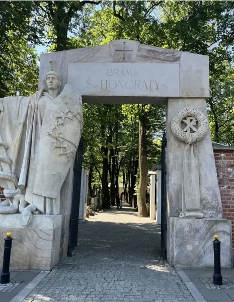 Poznajmy Stare Powązki