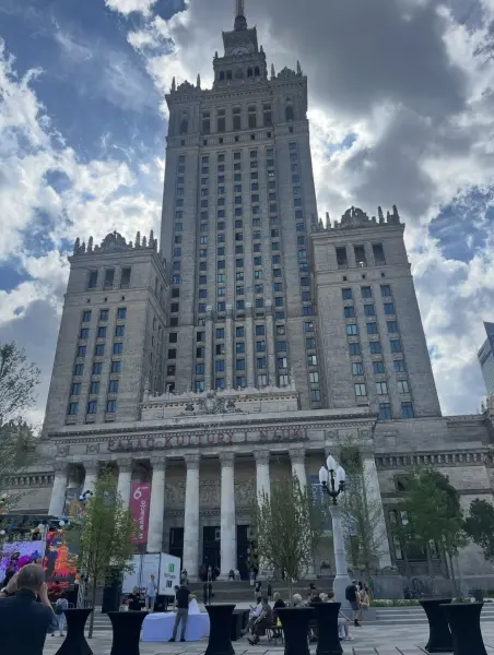 Poznajmy Pałac Kultury i Nauki - spacer wokół Pałacu
