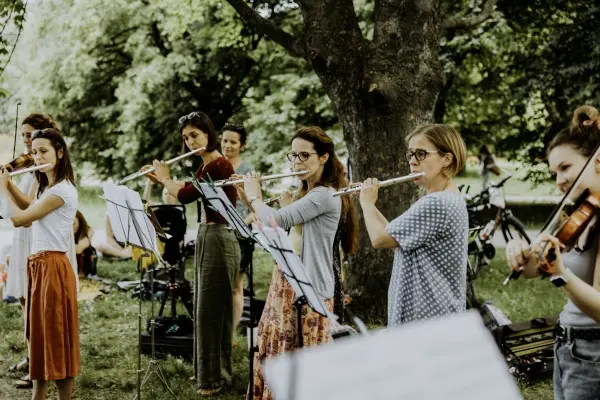 Zabierz instrument na spacer i dołącz do próby Orkiestry Społecznej