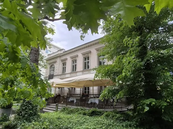Wśród gwiazd literatury i teatru. Opowieści z Polnej i Marszałkowskiej. Ze zwiedzaniem TR