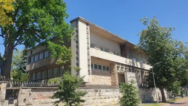 Od rezydencji rządowych do kawalerki Gombrowicza. Spacer w okolicach placu Unii Lubelskiej
