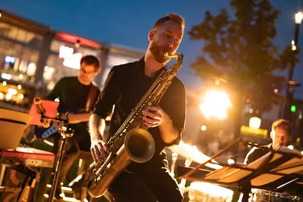 Magiczne popołudnia pełne jazzu przed Hotelem Bellotto
