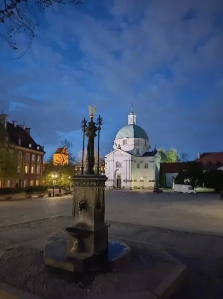 Nowe Miasto w blasku iluminacji świątecznej 