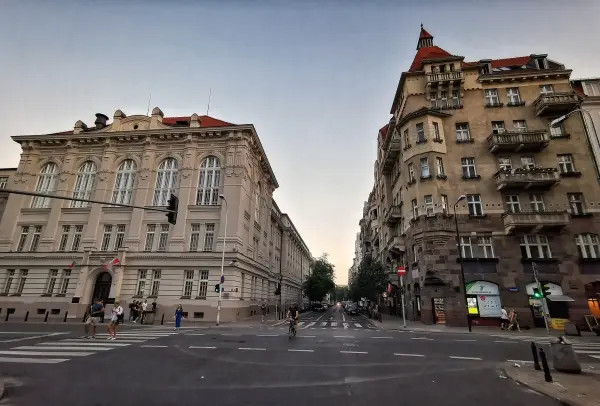 Ulice i kamienice Śródmieścia Południowego - wieczorny spacer