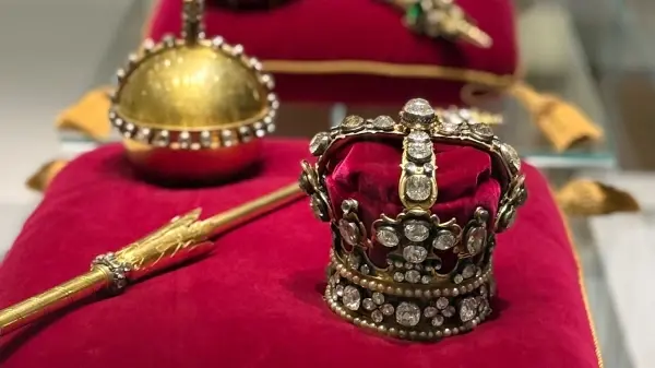 WYKŁAD CZWARTKOWY | Symbole władzy i splendoru. Historia regaliów Augusta III i Marii Józefy