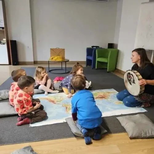 Zajęcia umuzykalniające inspirowane teatrem kamishibai