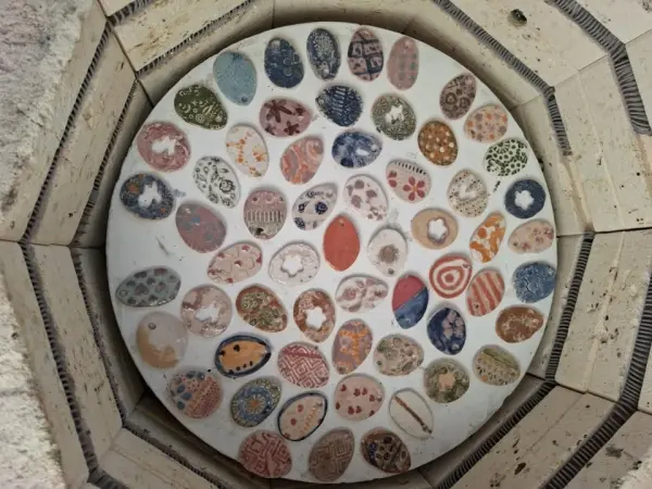 Poszukiwanie jajek w ogrodzie domu kultury Aleksandrów