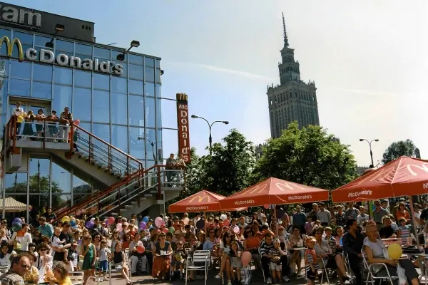 Transformacja! Spacer po Warszawie lat 90.