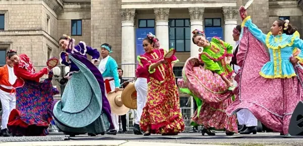Występy zespołu Aztlán „Viva México"