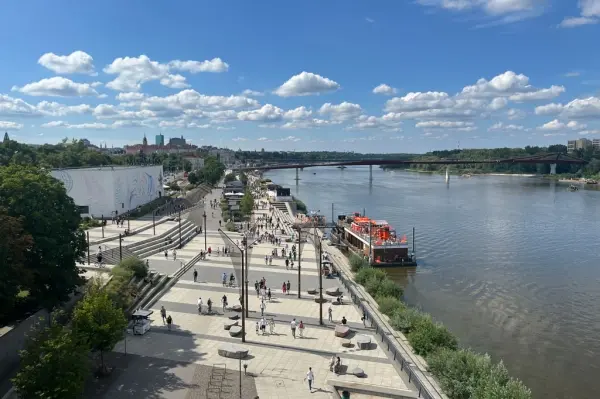 Poranny spacer wzdłuż Wisły i bulwarów
