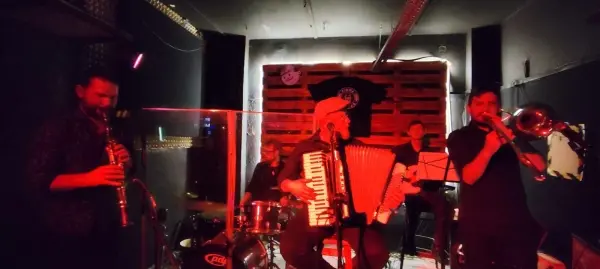 Klezmerskie szaleństwo w Piwnej Beczce vol. 2