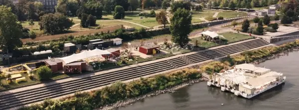 Kolektyw Śmiesznie i awantury wiślane na Placu Zabaw