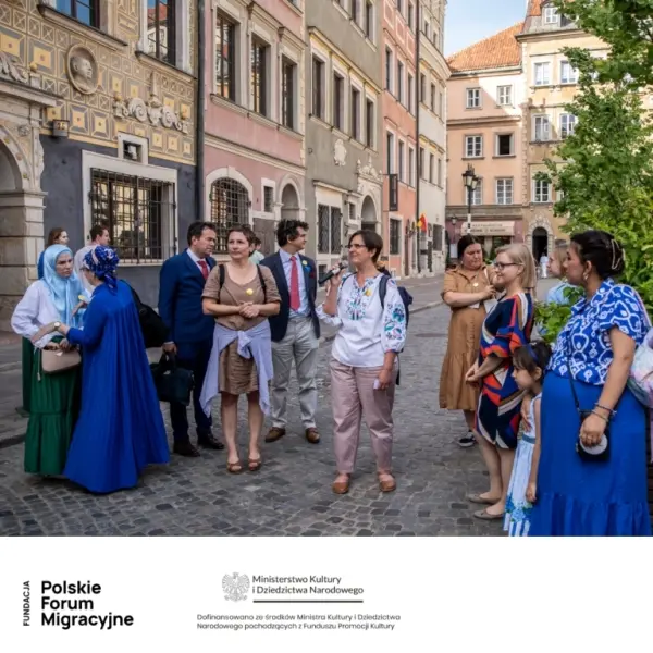 Let’s discover Warsaw together Descubramos Varsovia juntos 