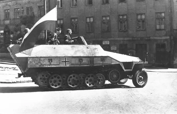 Spacer śladami Powstania Warszawskiego - walki o Kościół Świętego Krzyża i na Powiślu