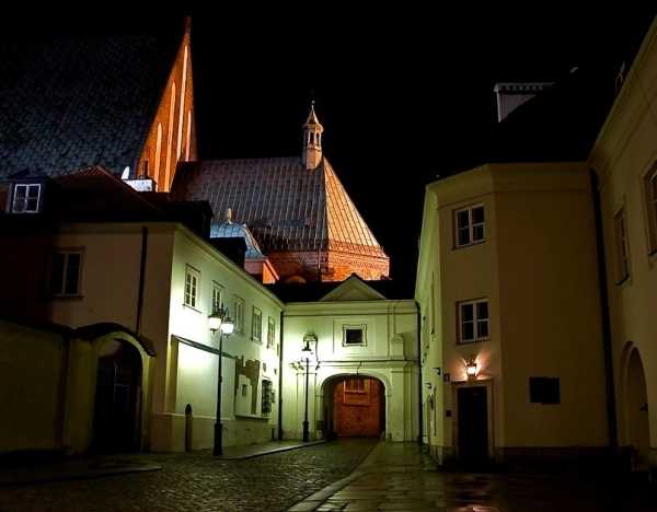 Tajemnice Starego Miasta w blasku świątecznej iluminacji