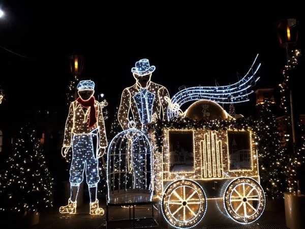 Tajemnice Krakowskiego Przedmieścia w blasku świątecznej iluminacji