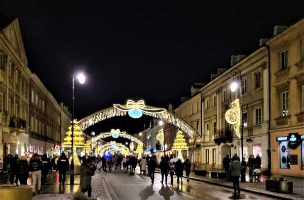 Tajemnice Nowego Światu w blasku iluminacji świątecznej